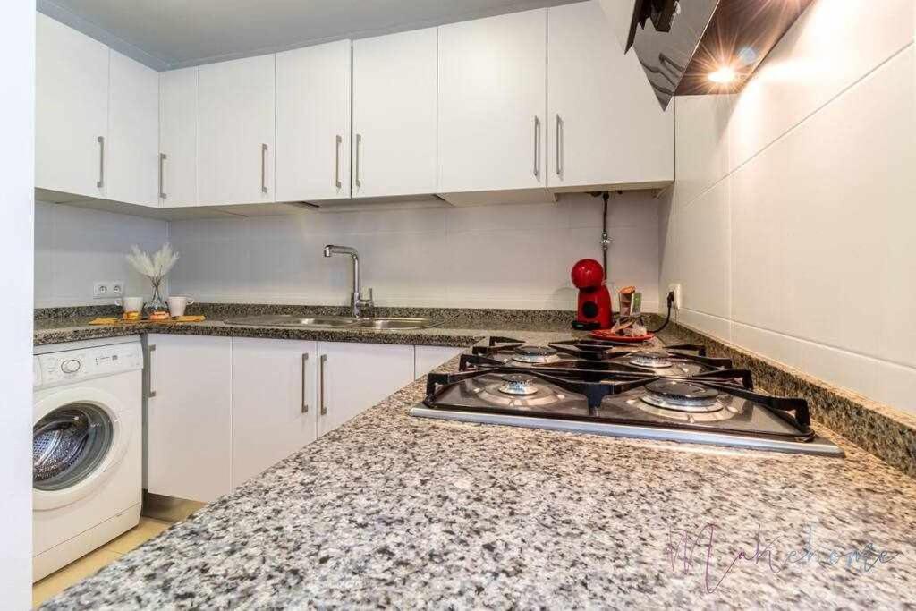 Apartamento 4 En Estadio Sevilla 8 Plazas Y Metro Kültér fotó