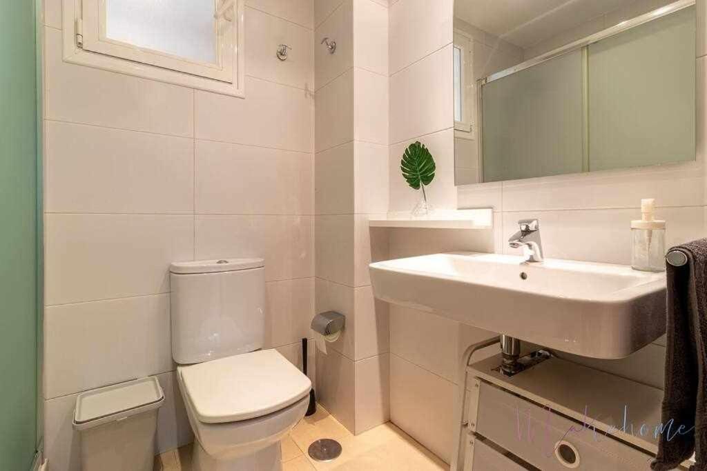 Apartamento 4 En Estadio Sevilla 8 Plazas Y Metro Kültér fotó