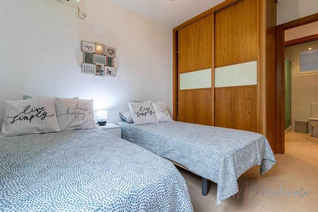Apartamento 4 En Estadio Sevilla 8 Plazas Y Metro Kültér fotó